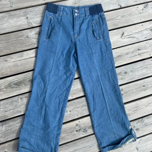 Lågmidjade Y2k jeans med hjärtdetaljer - W: 75 cm Mycket bra skick