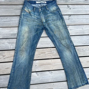 Lågmidjade disel jeans, straight leg - W: 79 Mycket bra skick  