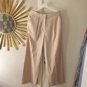 kostymbyxor  - oanvända kostymbyxor från H&M 