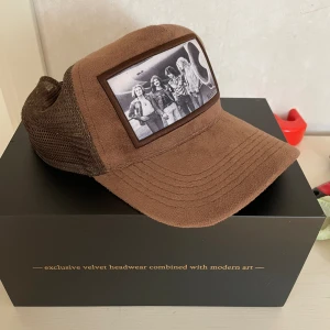 Maggiore keps  - Maggiore keps använd fåtal gånger med nyskick, box och påse hänger med  Pris kan diskuteras 