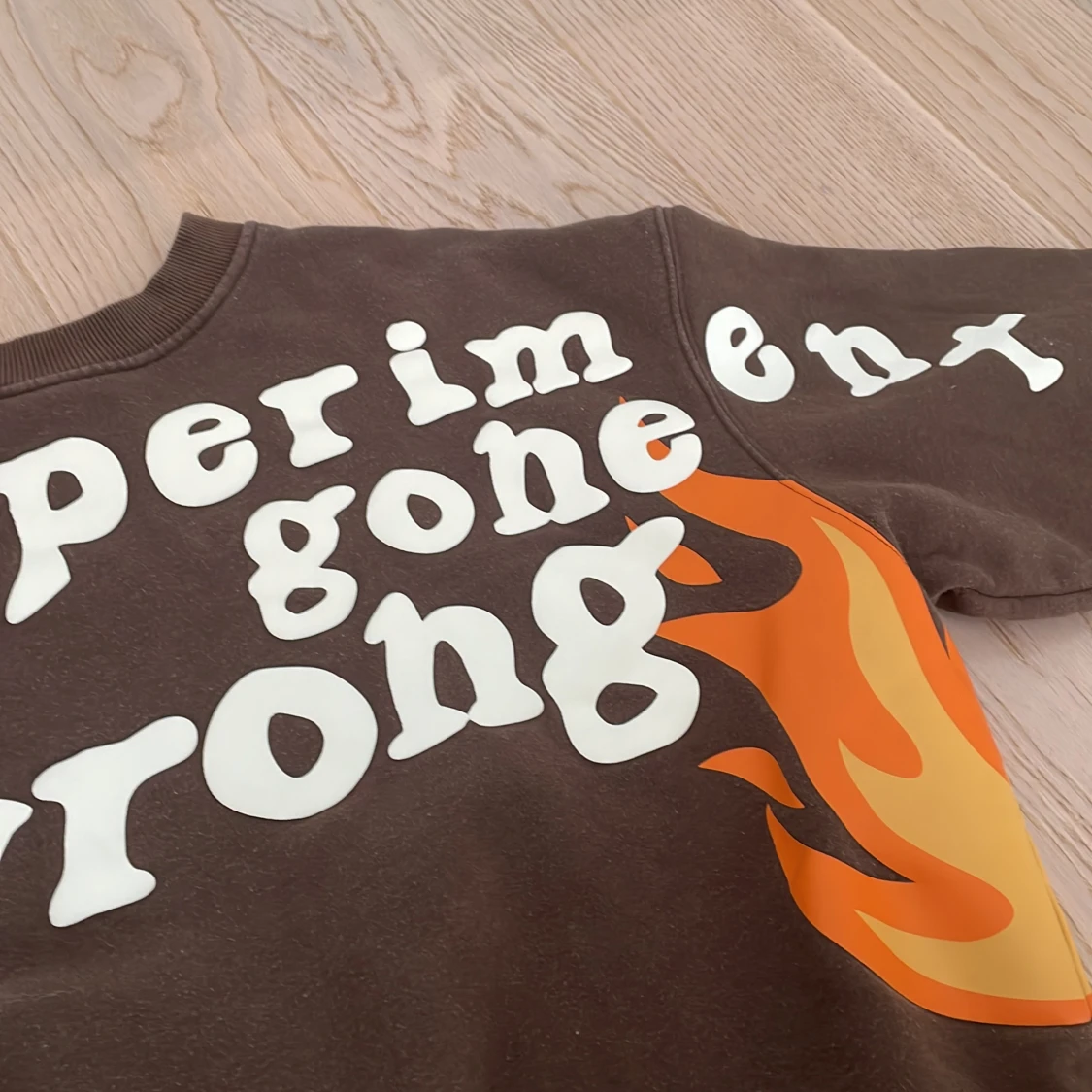 Broken planet tröja - 90