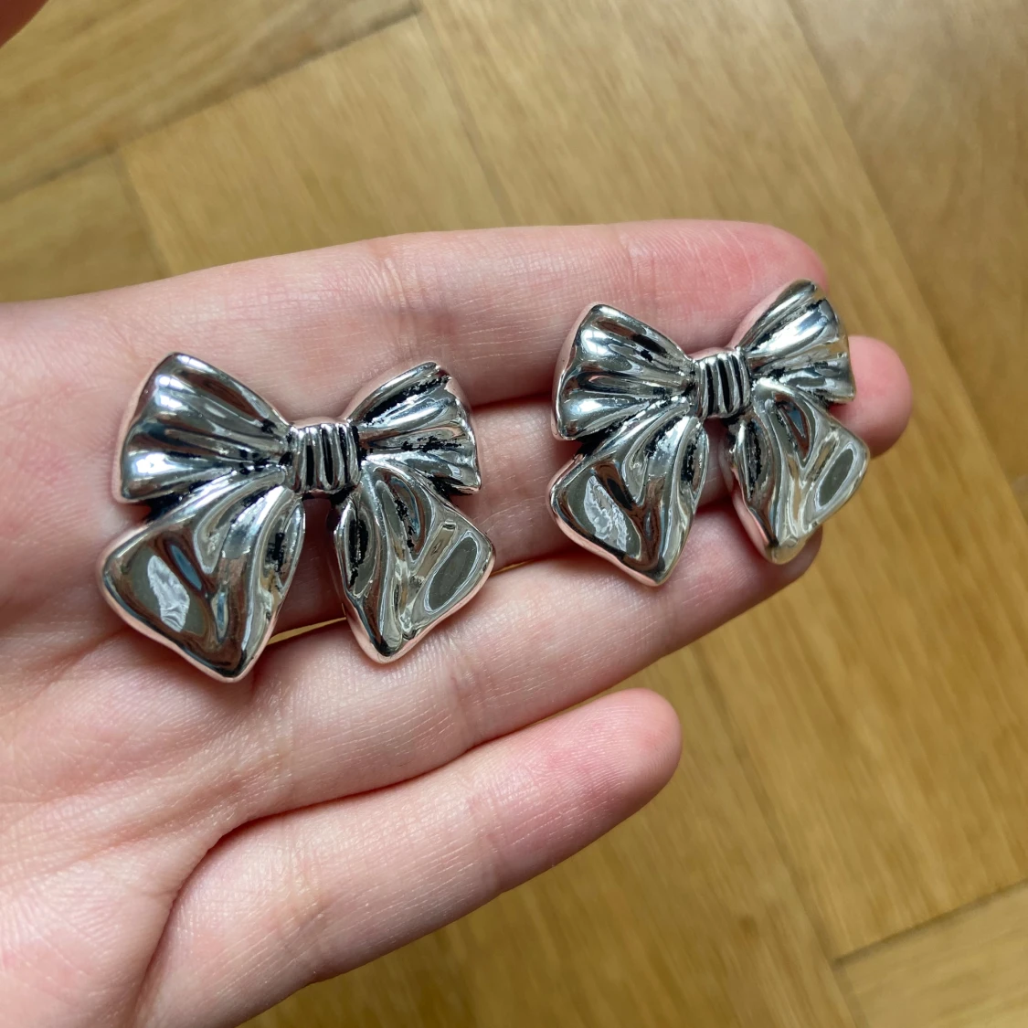 Chunky Bow Earrings - 90