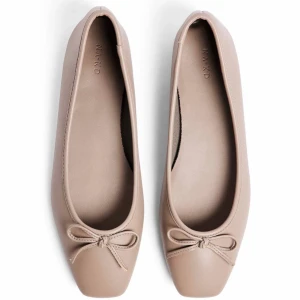 Ballerina skor, bruna! - Helt nyskick. Köpte en för stor storlek. Jättefin sommarsko. Ordinariepris 579kr.