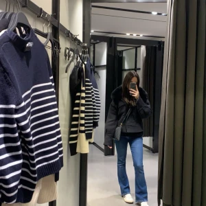 Svart meotine jacka  - Säljer min svarta meotine Jacka 