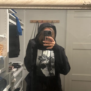 Tupac hoodie i bra skick - Underbart skick, använda tyvärr längre 