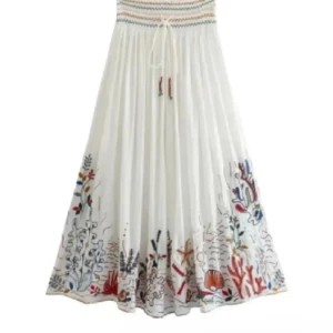 Zara kjol - Jätte söt lång kjol köpt förra sommaren💓använd en gång. Storlek S men går att göra mindre med snörena. Tryck gärna på köp nu💓nypris: 500kr