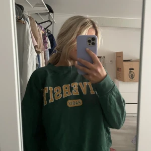 Sweatshirt  - Tröja från Gina 