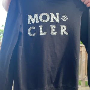Moncler tröja  - Salu 