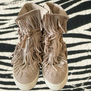 Casadei liknande🐆🪩💋 - Casadei liknande skor!! passar 38-39💋🍸