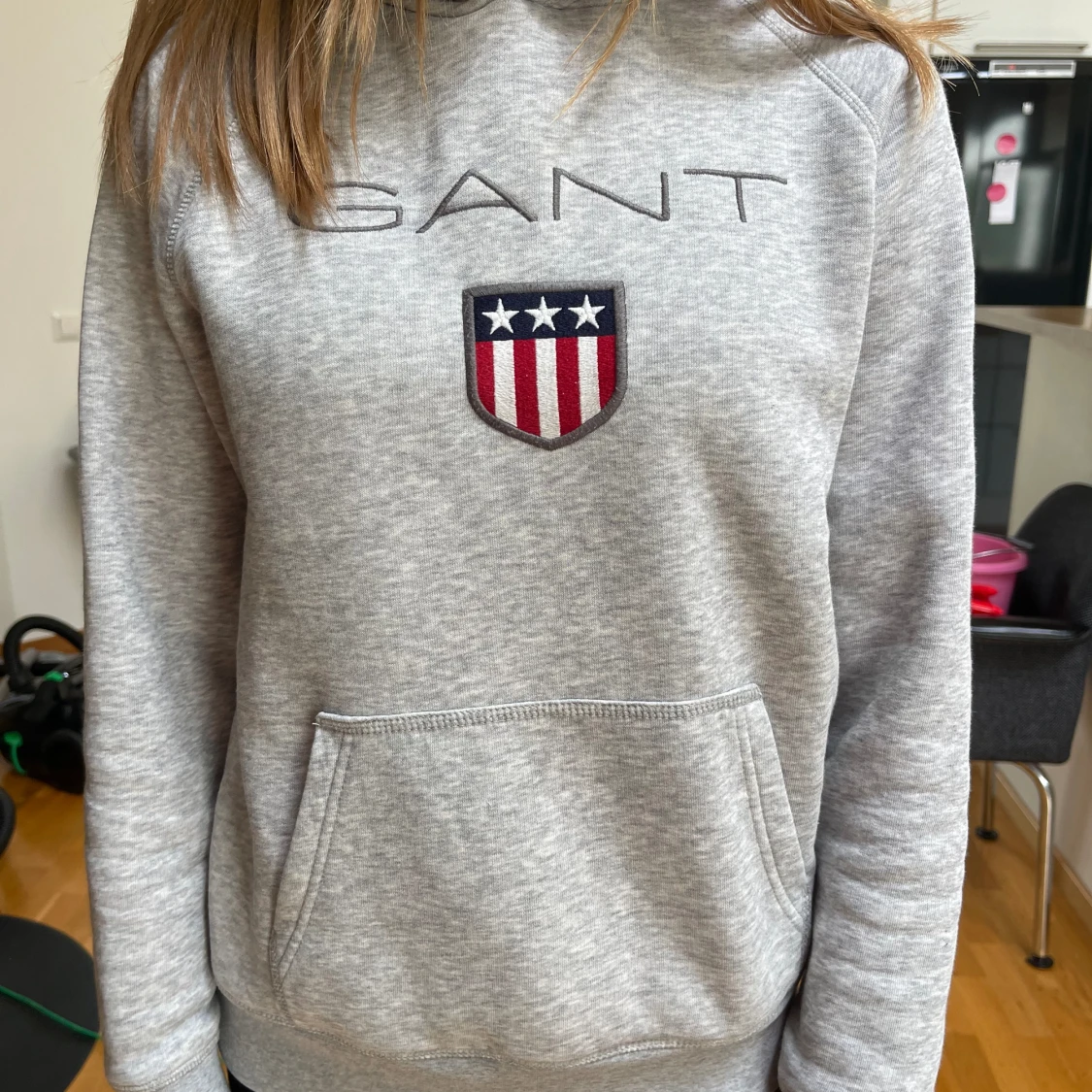 Ljusgrå Gant hoodie