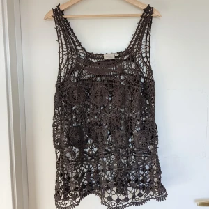 Spetslinne - Superfint linne att till exempel ha som beachcover up. Perfekt till sommaren!