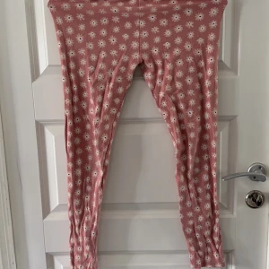 Byxor - Mönstrade byxor från primark!❤️ säljer då jag rensar garderoben ❤️