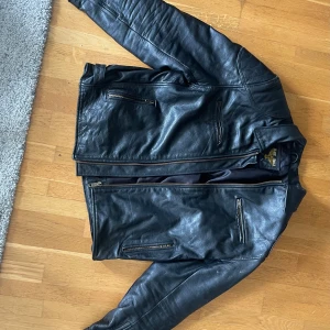 Black eagle mc jacka - Mc jacka. Black eagle. Tung. 