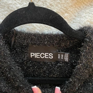 Stickad glitter tröja - Oanvänd! Xs passar xs/m