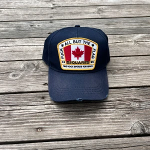 Dsquared 2 keps - One-size, sparsamt använt - kvitto finns.