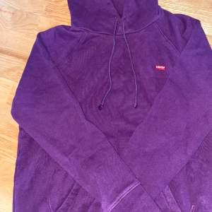 Storlek: XS, hoodie med luva, bra skick, fåtal användningar