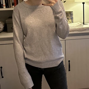 STICKAD TRÖJA - Stickad tröja från Vila!