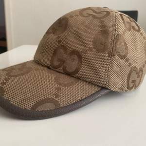 Gucci Jumbo GG Canvas Baseball hat Storlek L Kepsen är i nyskick, Skriv privat för fler bilder