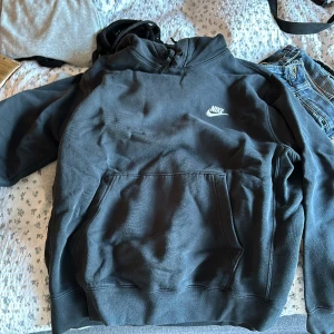 Nike hoodie - Skriv vid fler frågor :)