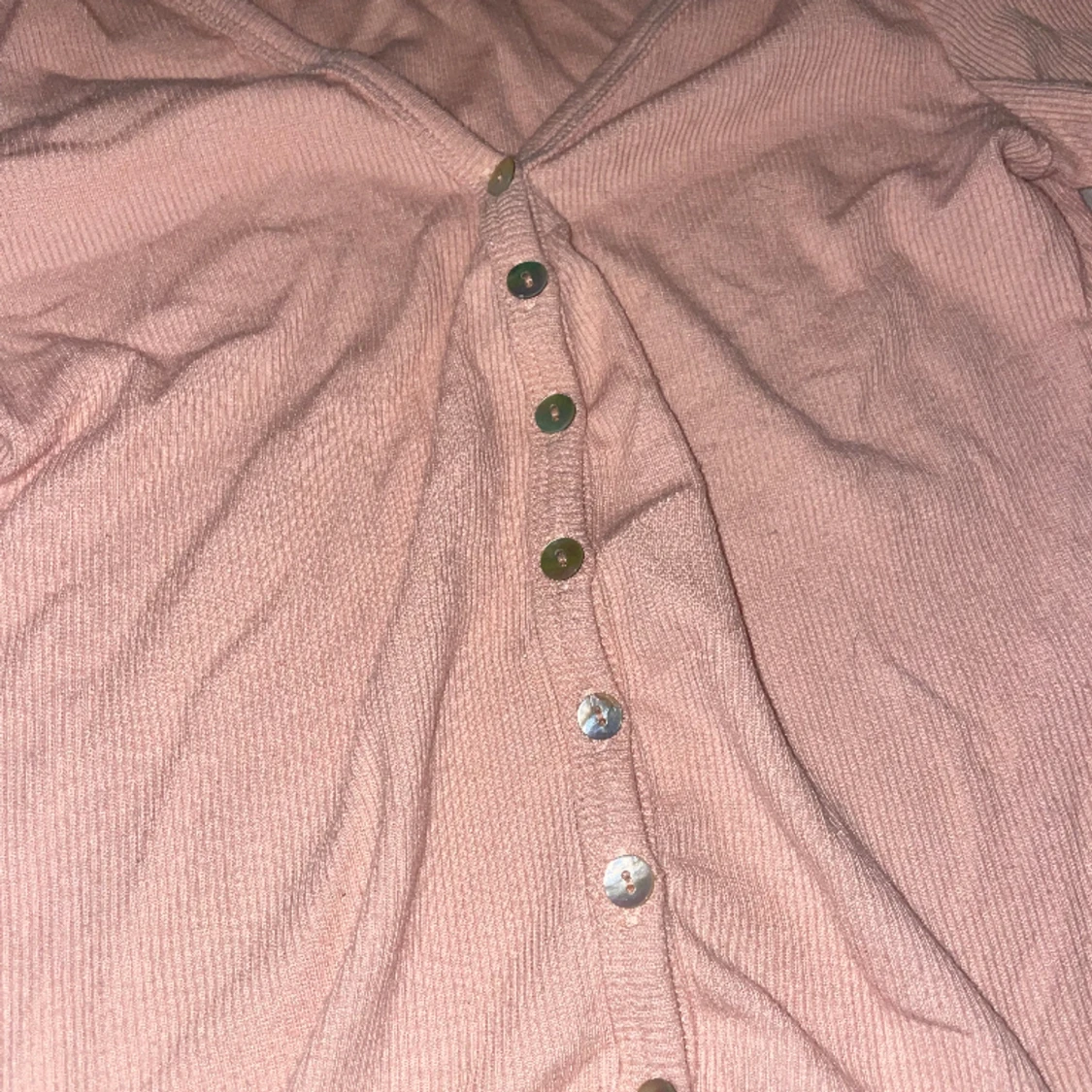 Tröja med knappar fram  - 90