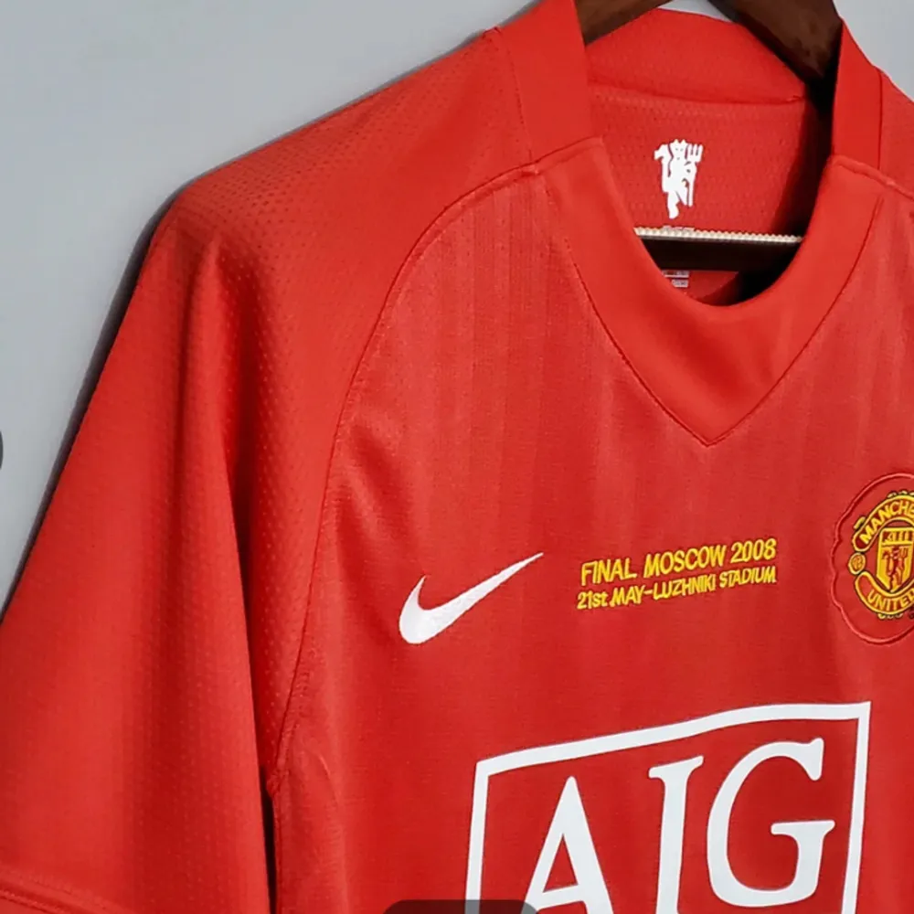 2007/2008 Manchester United retro tröja Mycket bra kvalite   Har i M och L. T-shirts.