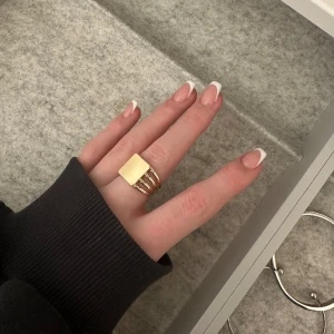 Guldig ring  - Skriv privat för fler frågor🥰