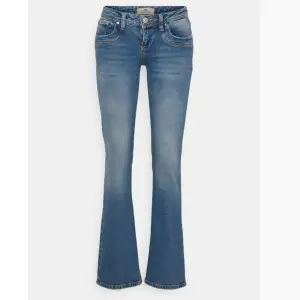 Säljer mina skitsnygga Ltb jeans då dem är för stora för mig, använda fåtal gånger därför inga defekter❤️