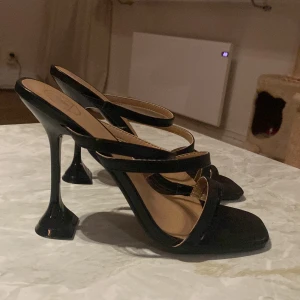 Klackskor  - Aldrig använda! Storlek 37