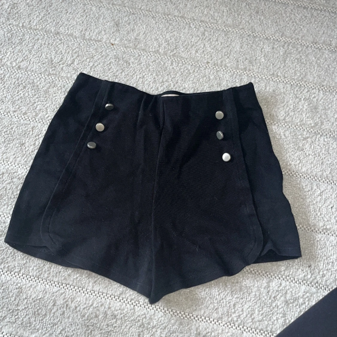 Högmidjade shorts 