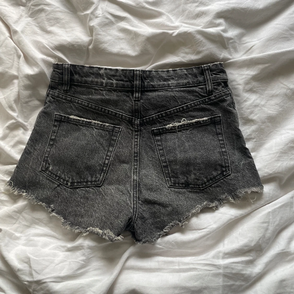 Mörkgrå/svarta jeansshorts, ZARA - 90