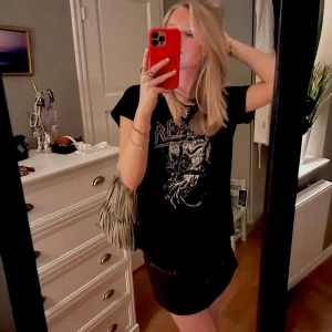 Replay T-shirt  - Säljer denna coola replay tröjan. Ascool och varit en favorit men kommer ej till användning längre!💜💜