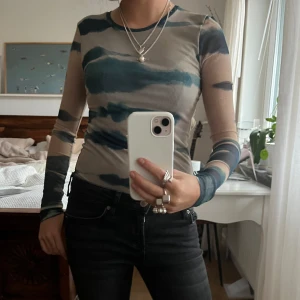 Topp - Jätte snygg topp/bodyn med öppen rygg från zara som är helt oanvänd, kom privat för fler bilder💗