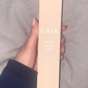 Caia settingspray  - Oöppnad Caia dewy settingspray , säljer då jag råkade köpa dubbletter💕