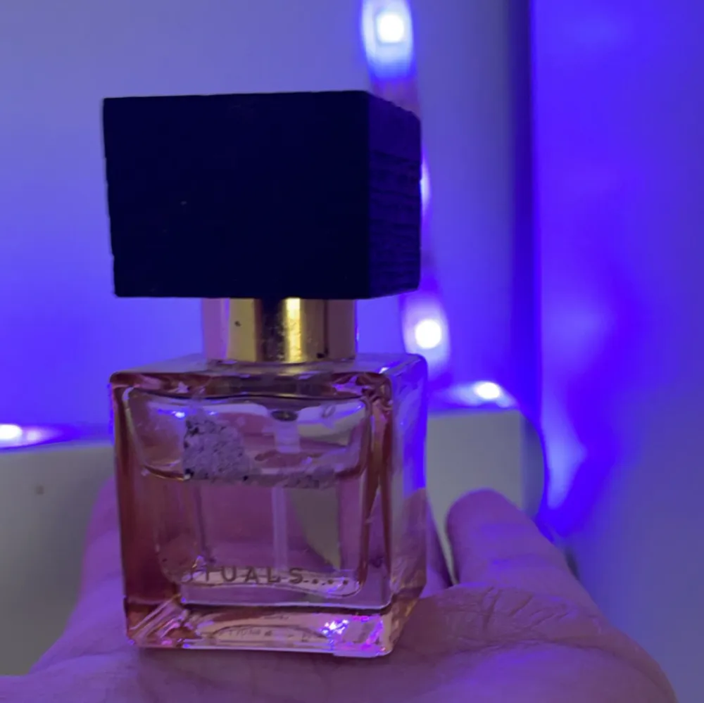 en travel sized rituals parfym i 15ml säljer då den inte används längre pris kan diskuteras vid snabbaffär. Övrigt.