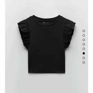 Zara topp - Slutsåld volang topp från zara, använd ett fåtal gånger, kom privat för egna bilder🩷🩷(lånad bild)