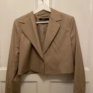 Beige kavaj tröja - Fin kavaj!!!