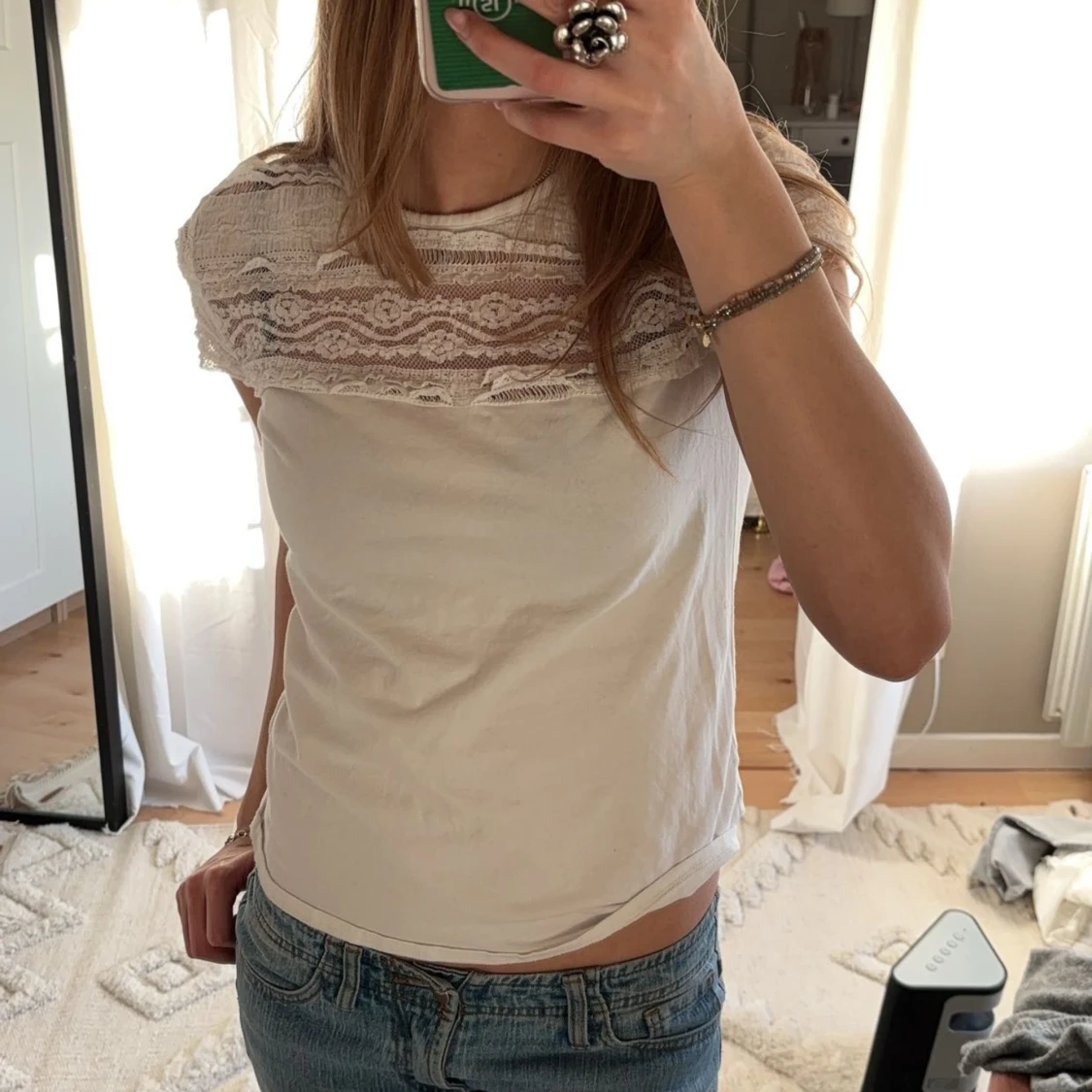 Mönstrig vit tröja