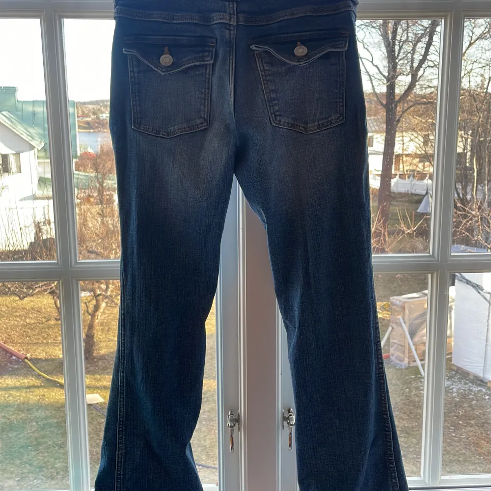 Några fina jeans från h&m jag köpte dom för 299kr och säljer för 150kr . Jeans & Byxor.