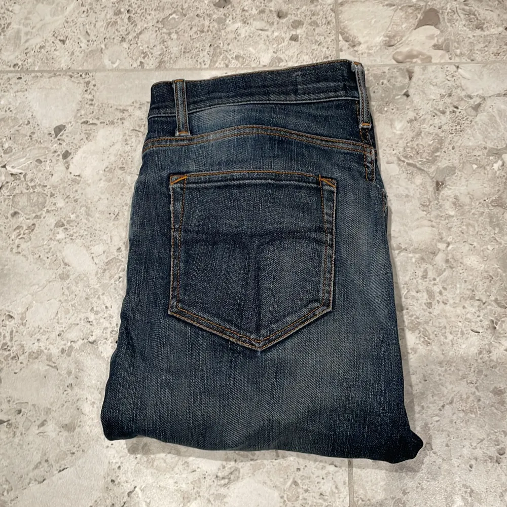 Hej! Vi säljer nu ett par svinsnygga jeans ifrån tiger of Sweden | Strl: 32/32 Retail: ca 1700kr Skick: ca 9/10 | För Ytterligare Frågor är det bara att skriva💲. Jeans & Byxor.