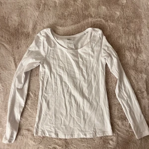 Långärmade basic tröhor - Tre basic långärmade tröjor 