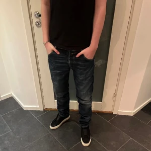 Replay jeans  - Säljer dessa riktigt snygga Replay jeansen i riktigt bra skick. Vid snabb affär kan priset diskuteras och om du har några frågor så är det bara att höra av dig. 
