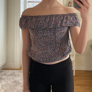 Off shoulder top - Off shoulder top från hm i stl xs