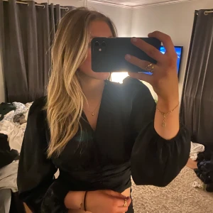 Snygg fest blus - Super skön och snygg