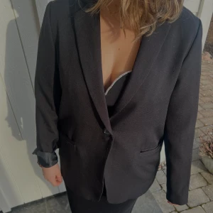 Kavaj - Svart kavaj från NAKD🩷