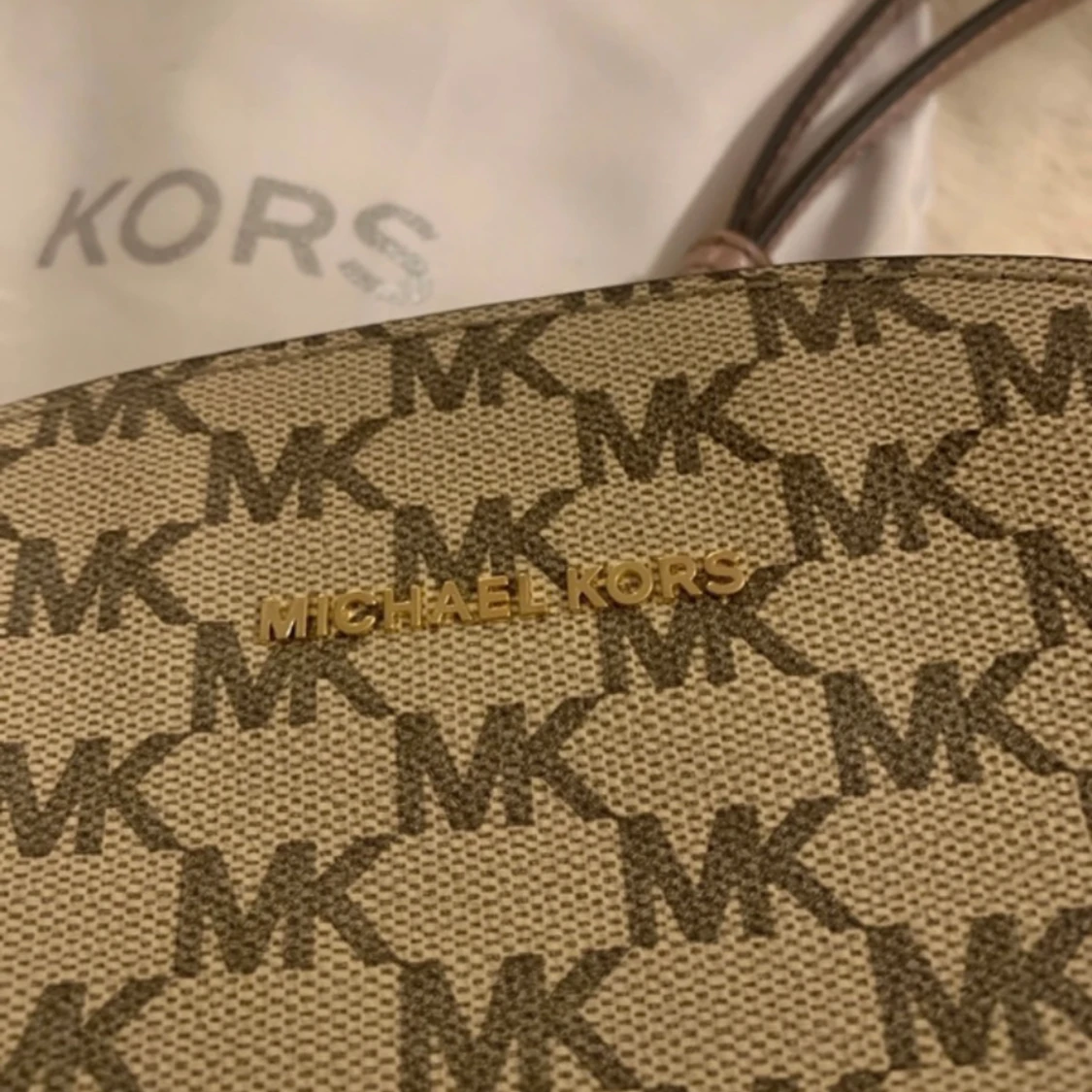Michael kors  - 90
