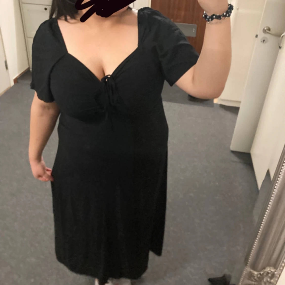 Klassisk svart klänning  - 91