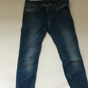 Diesel Jeans Stretch - Diesel Jeans stretch  Ny pris: 1000kr  Vårat pris: 495kr  Skriv i dm för köp!
