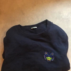 Kenzo tröja - 9/10 skick knappt andvänd storlek S men passar även M