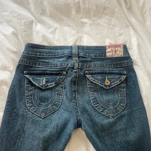 true religion jeans - använd köp nu! midja:86 innerben:87😽 har några defekter skriv privat för mer info och bilder 