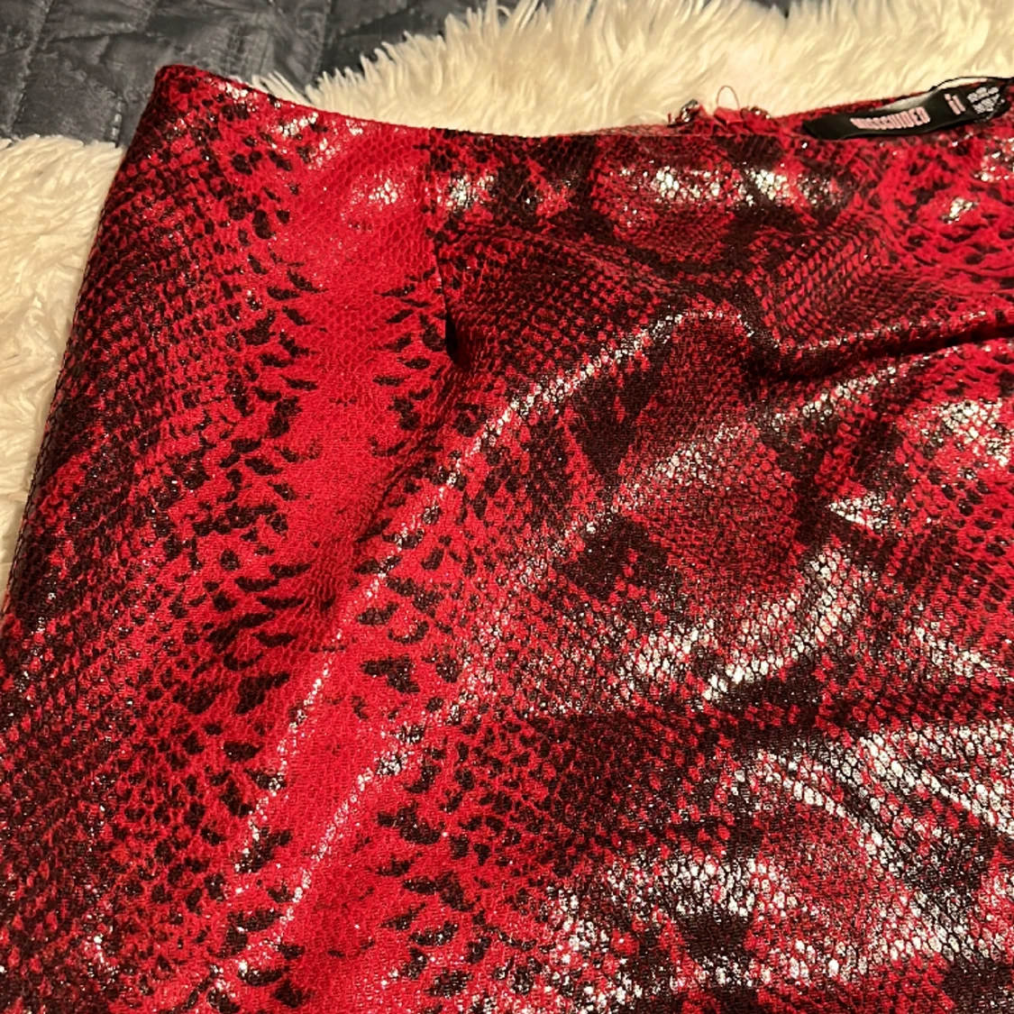 Rödglittrig kjol - 91